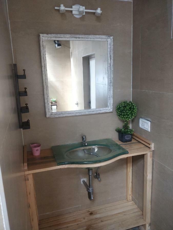 Hostel The White Balcao Panaji Zewnętrze zdjęcie