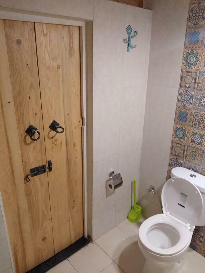 Hostel The White Balcao Panaji Zewnętrze zdjęcie